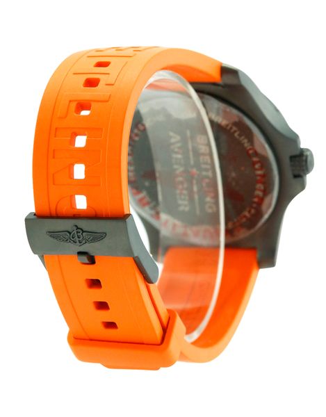 Breitling Avenger Automatic GMT 45 Night Mission V32395